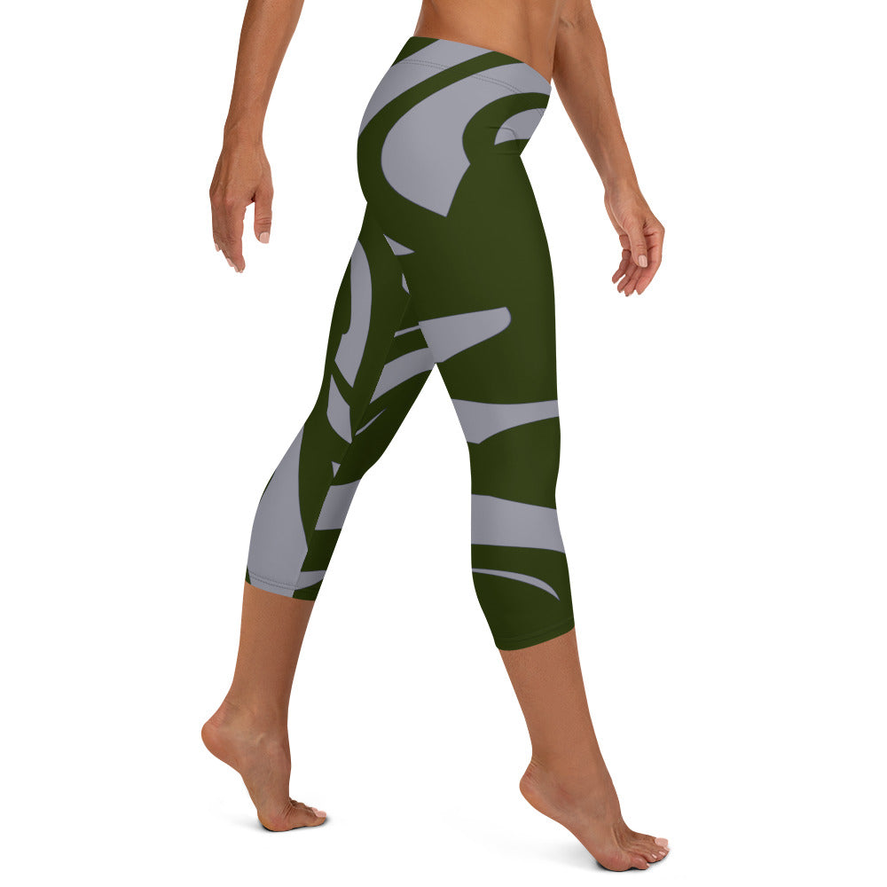 all-over-print-capri-leggings-white-right-677e3e4b5145c.jpg