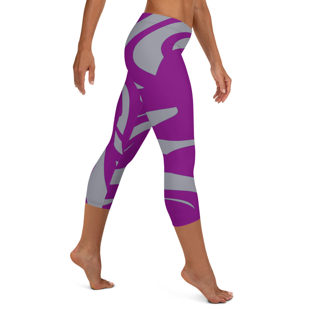 all-over-print-capri-leggings-white-right-677e3fe17bf0c.jpg
