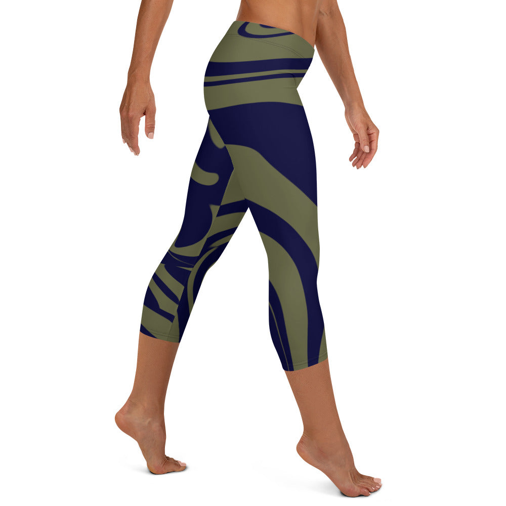 all-over-print-capri-leggings-white-right-677e4108e771a.jpg