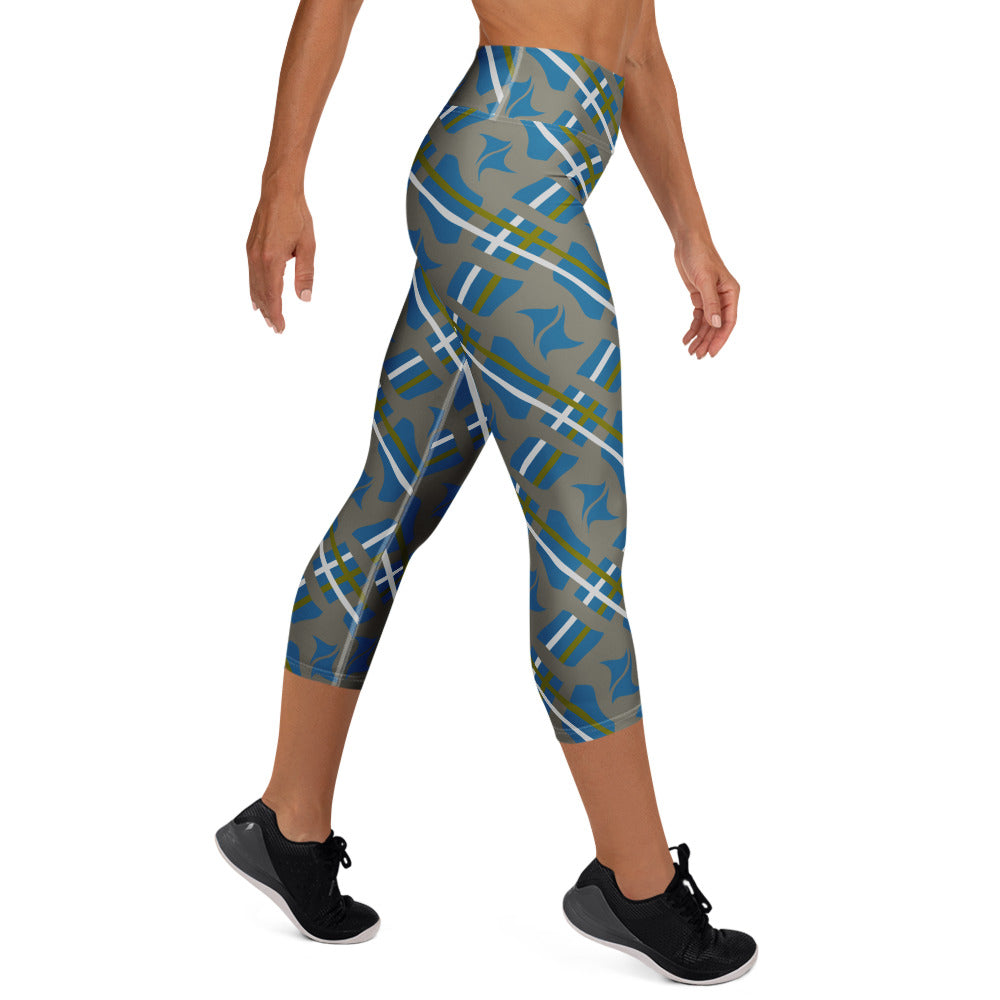 all-over-print-yoga-capri-leggings-white-right-68151ba3f2f64.jpg