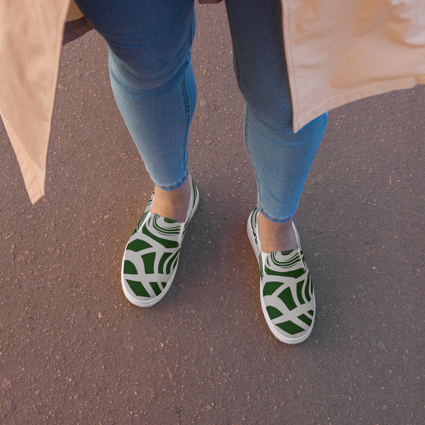 womens-slip-on-canvas-shoes-white-front-6710c00aebefe.jpg
