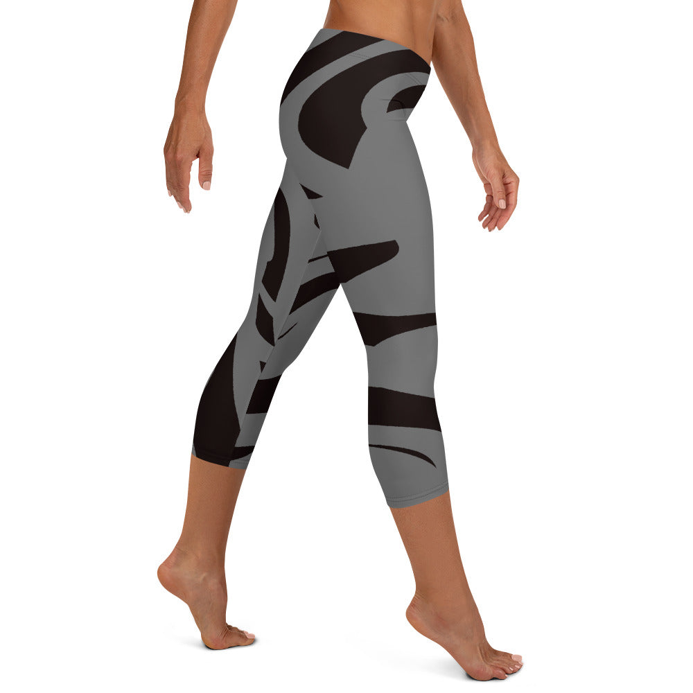 all-over-print-capri-leggings-white-right-677e401e2c222.jpg