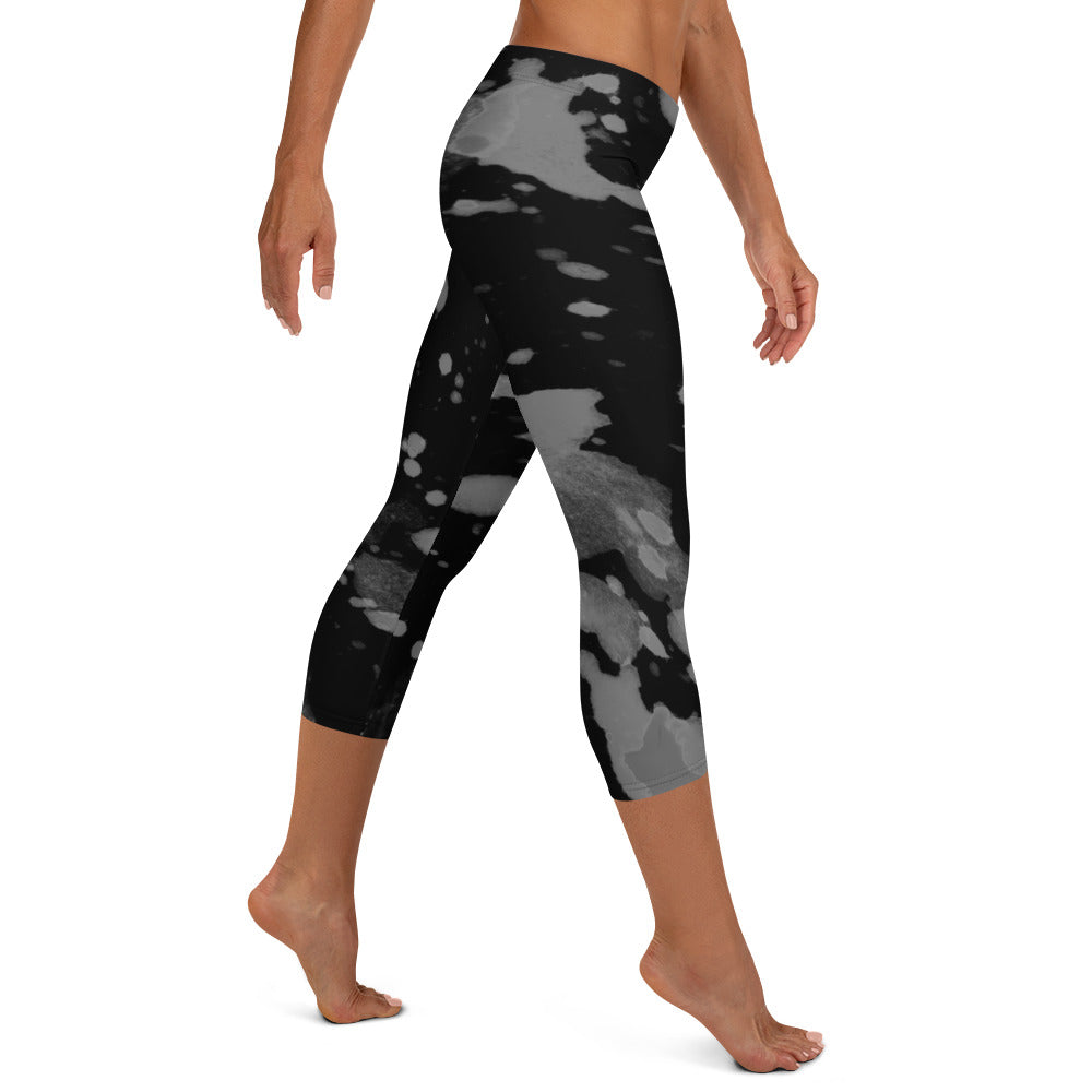 all-over-print-capri-leggings-white-right-677e47a6dc1e8.jpg