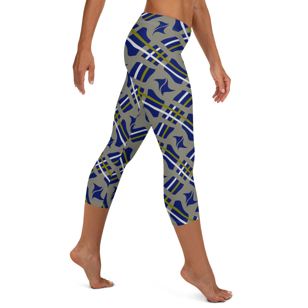 all-over-print-capri-leggings-white-right-67dd4e41101c3.jpg