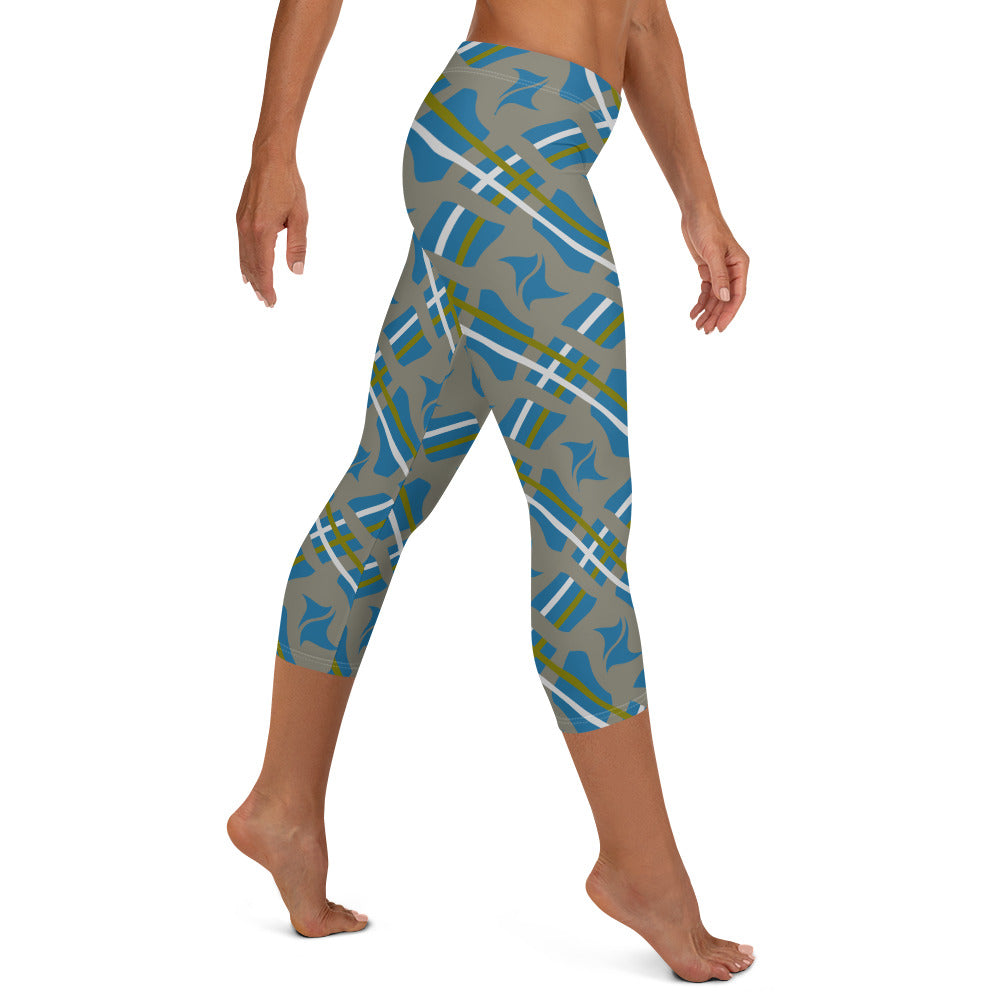 all-over-print-capri-leggings-white-right-67dd4ea54128e.jpg