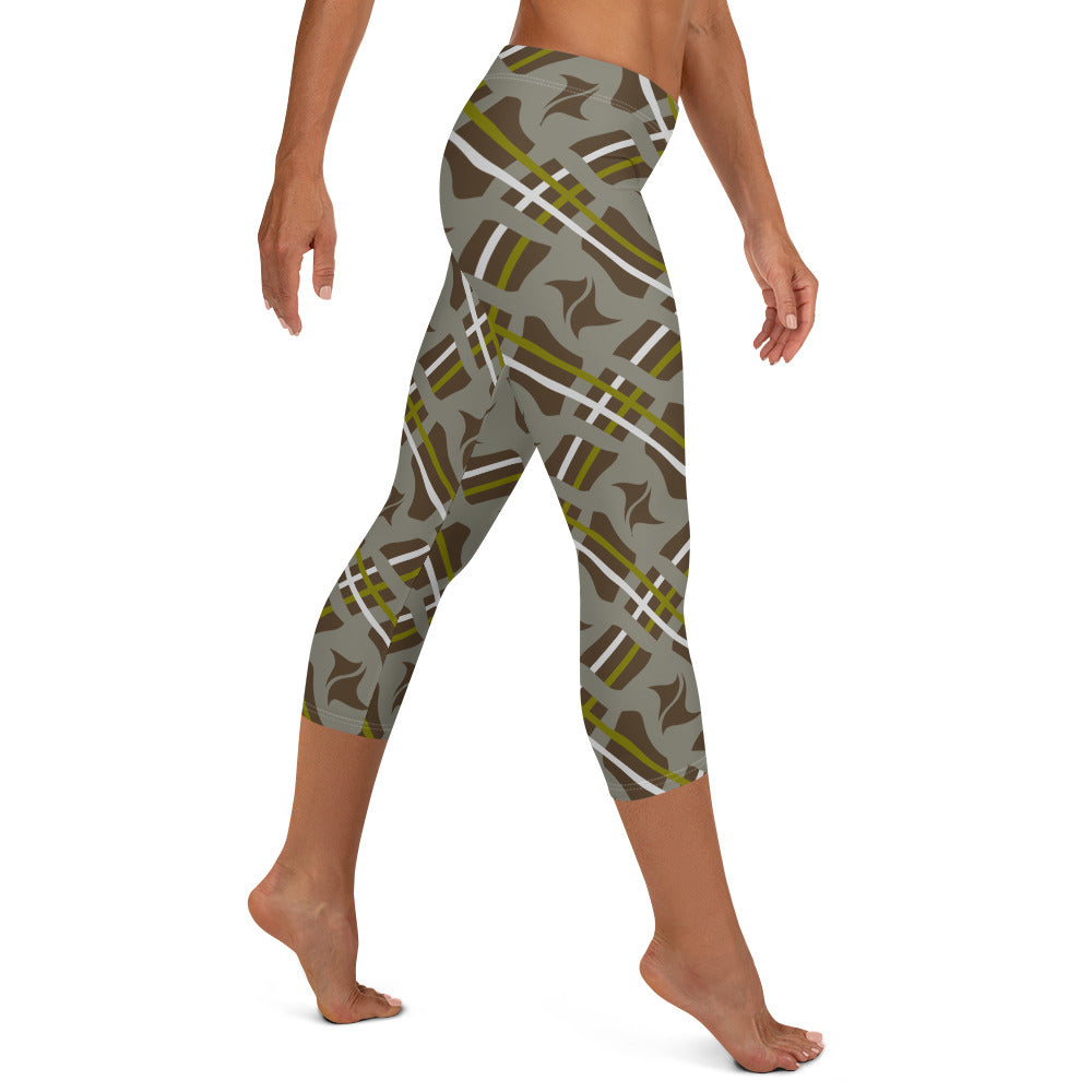 all-over-print-capri-leggings-white-right-67dd4ed4ca627.jpg
